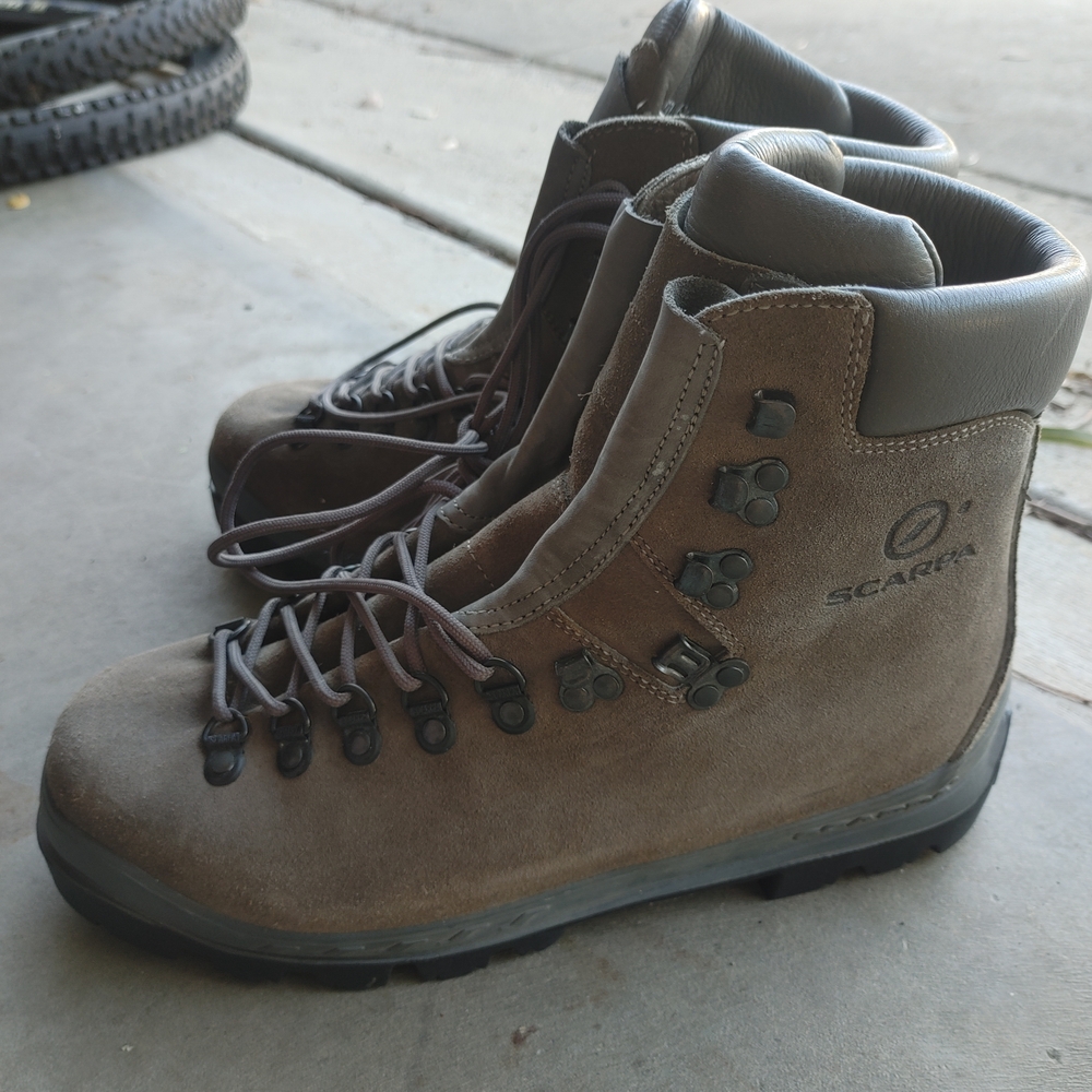 Scarpa Men's Grey Brown Suede Hiking/Mountaineering Boots - Picture 3 of 5